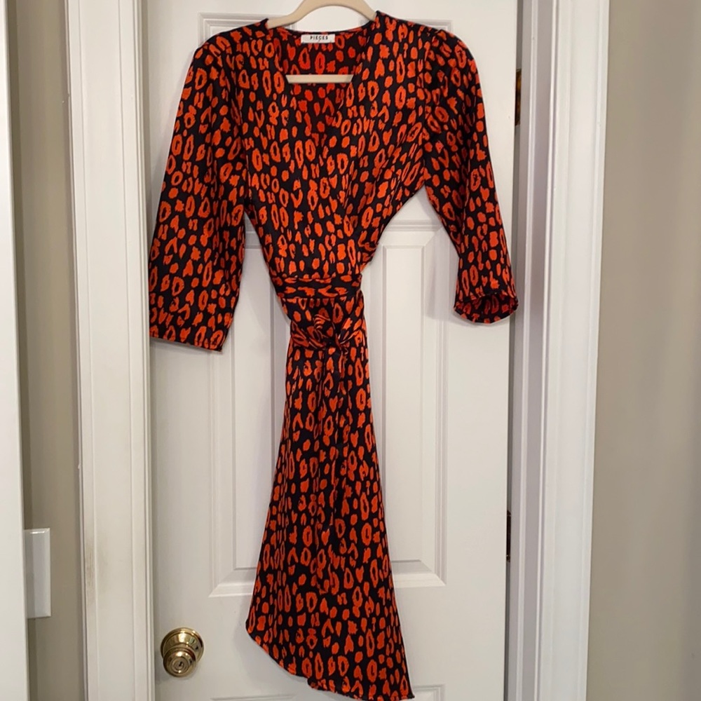 Pieces Black and Orange/Red Leopard Spot Dress S